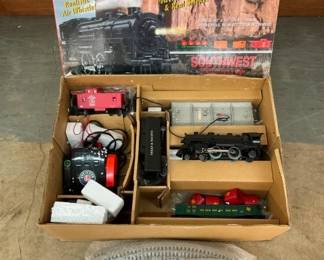 LIONEL TRAIN SET SOUTHWEST FREIGHT W/BOX