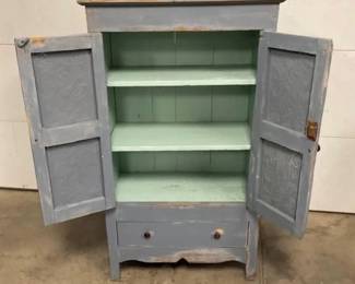 INSIDE VIEW PIE SAFE