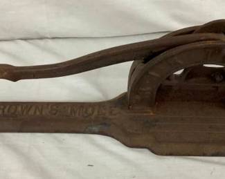 BROWN MULE TOBACCO CUTTER