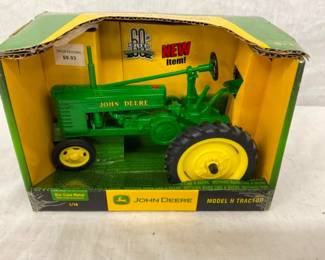 MODEL H JOHN DEERE ERTL W/ BOX