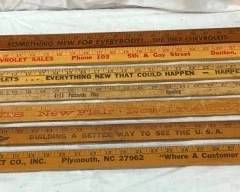 LOT OF ADVERTISING YARD STICKS