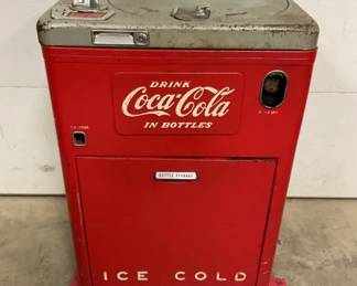 EMB. DRINK COKE CAROUSEL DRINK VENDO BOX