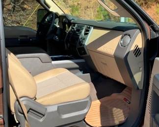 TAN INTERIOR W/ CAPTAIN SEATS
