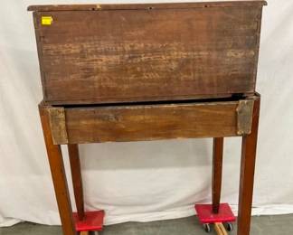 BACKVIEW EARLY DESK