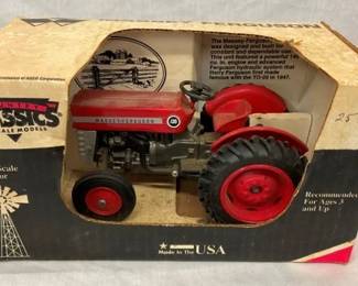 MASSEY FERGUSON 135 W/ ORIG. BOX