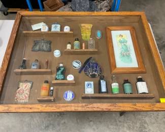 SHOWCASE W/ VINTAGE ITEMS