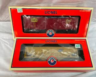 LIONEL TRAINS NEW IN BOX CNW HOPPER