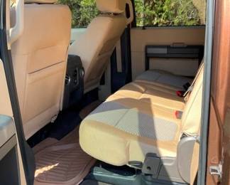 SUPER DUTY XLT ONLY 103K MILES