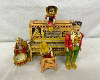 EARLY TIN LITHO DOG PATCH BANK KEYWIND