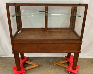 40X42 DISPLAY CASE