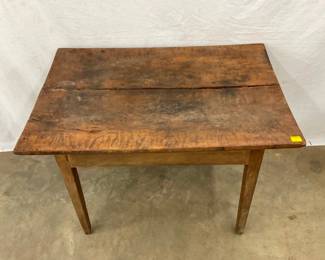CLOSEUP VIEW PRIM. TABLE TOP