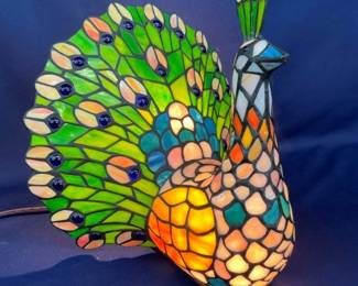 12" STAINED GLASS PEACOCK LAMP