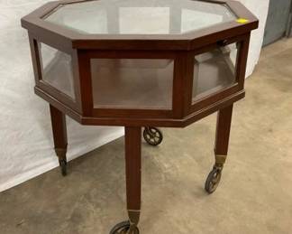 BEVELED GLASS TOP AND SIDES