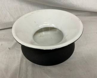 ENAMEL OVER CAST SPITTOOM
