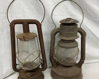 PAIR D-LITE, DIETZ BARN LANTERNS