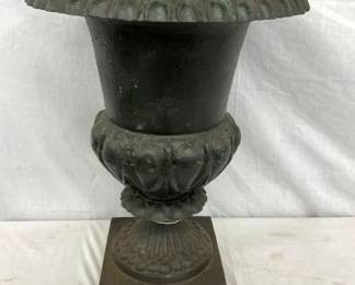 CAST GARDEN PLANTER