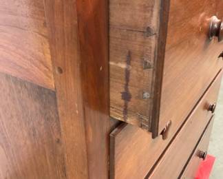 CLOSEUP OF DOVETAILED DRAWERS