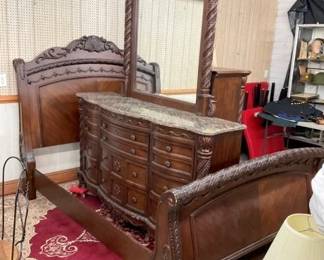 NICE 3PC. MAH. BEDROOM SUITE