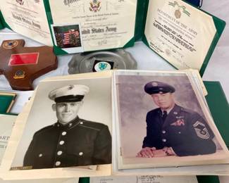 COLLECTION ARTHUR WELCH MILITARY ITEMS