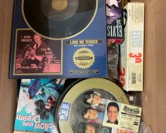 COLLECTION ELVIS ITEMS