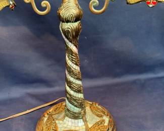 CLOSEUP BASE W/ DRAGON FLIES