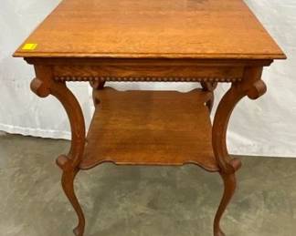 NICE OAK CENTER TABLE