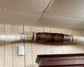 HORN WALL ART W/ 75" SPREAD