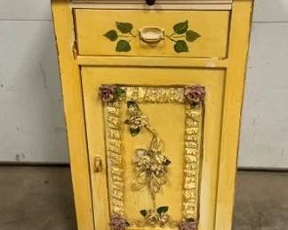 TOIL PAINTED ONE DRAWER CABINET