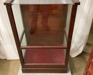 MEASURES 26X40 W/ GLASS SIDES