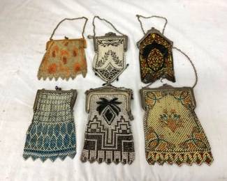 GROUP PICTURE VINTAGE MESH PURSES
