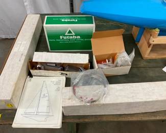 FUTABA RADIO CONTROL AND ASSESSORIES