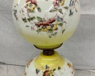 CLOSEUP VICTORIAN LAMP