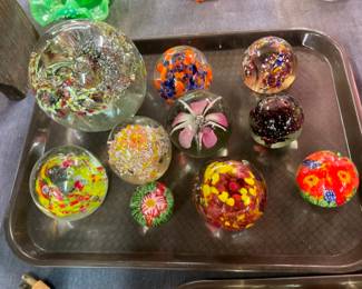 COLLECTION GLASS PAPER WEIGHTS