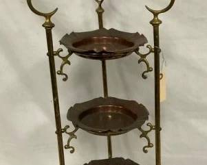 UNUSUAL METAL 3-TIERED SHELF