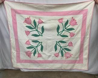 HANDMADE TULIP PATTERN QUILT