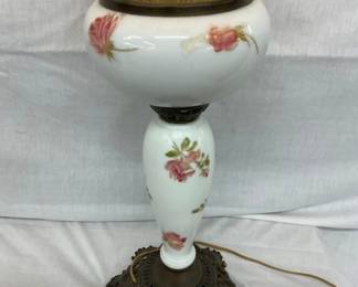 CLOSEUP FOOTED BASE