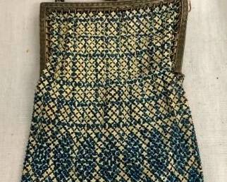 VICT. MESH PURSE MANDALIAN 3 1/2X6 1/2