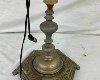CLOSEUP VIEW FOOTED BASE