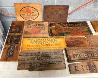 COLLECTION WOODEN ADVERTISING