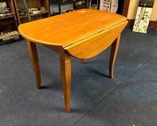 DROP LEAF TABLE