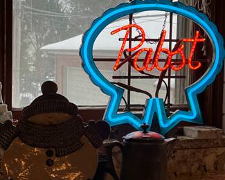 VINTAGE NEON BEER SIGN