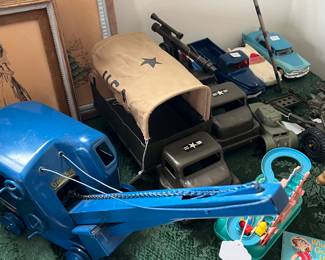 STRUCTO CRANE, ARMY TRUCK AND MISSLE LAUNCHER