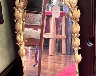 DECORATIVE MIRROR