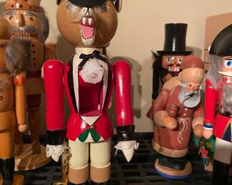 Fox Hound Nutcracker