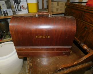 Antique Singer Sewing Machine With Dome Top