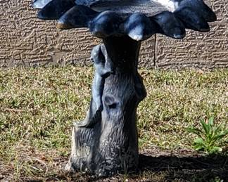 Concrete birdbath
