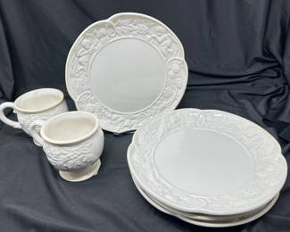 Gumps Italian Bacchanalia Cherub w/Fruit, Four (4) Dinner and Two (2) Cups, $34