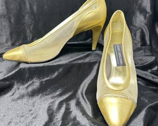 Stuart Weitzman gold mesh pumps, Size 8.5 M, $50