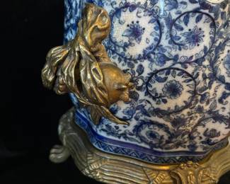 Additional detailed handle view on Beautiful Scalloped Blue & White flower pot