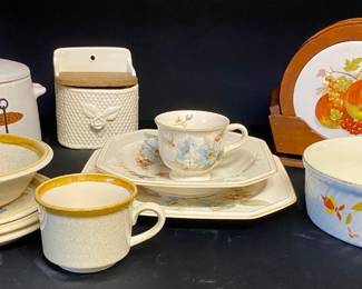 211 Variety Of Dishware 